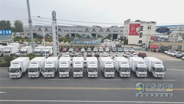 上汽轻卡  载货车