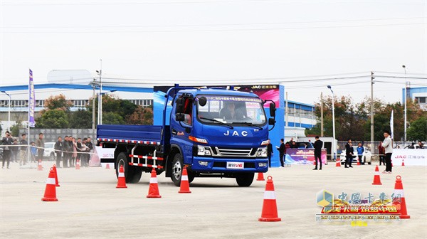 江淮汽车  骏铃载货车