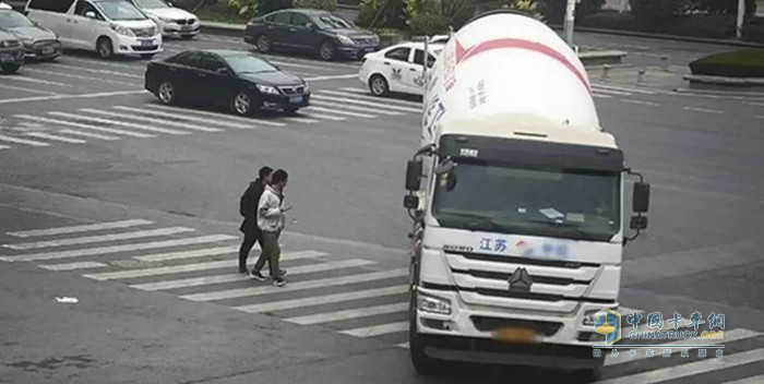 道路交通,礼让行人