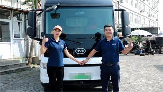 比亚迪纯电动T5D邂逅空降老兵，为绿色美好生活增添风采