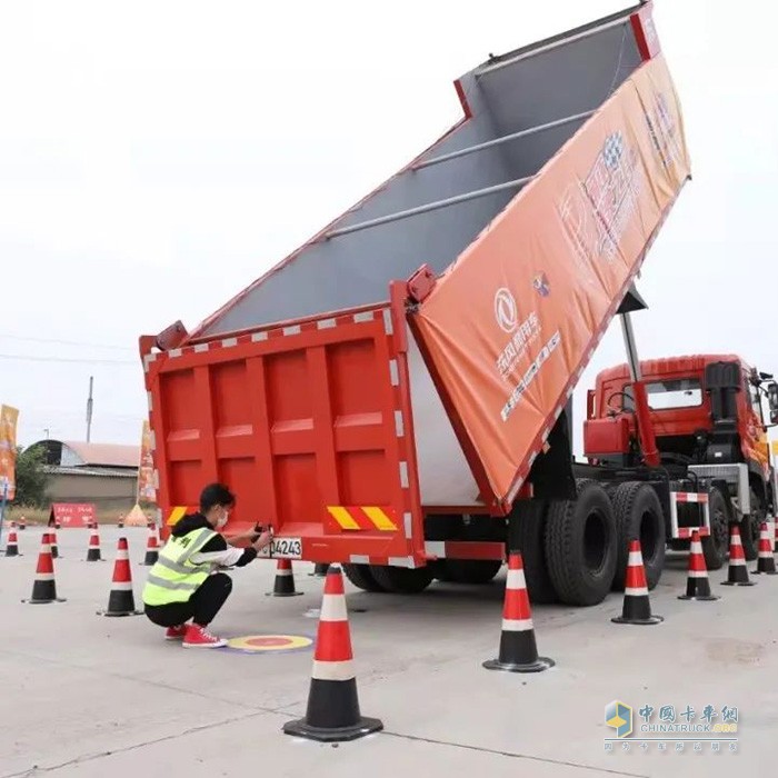 东风商用车,天龙哥大赛,牵引车