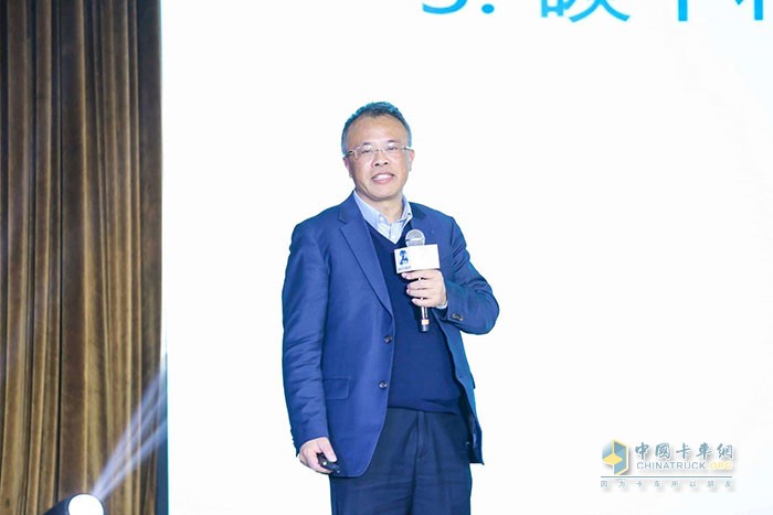 中国氢能联盟专家委员会主任、上海智能新能源汽车科创功能平台有限公司董事长余卓平