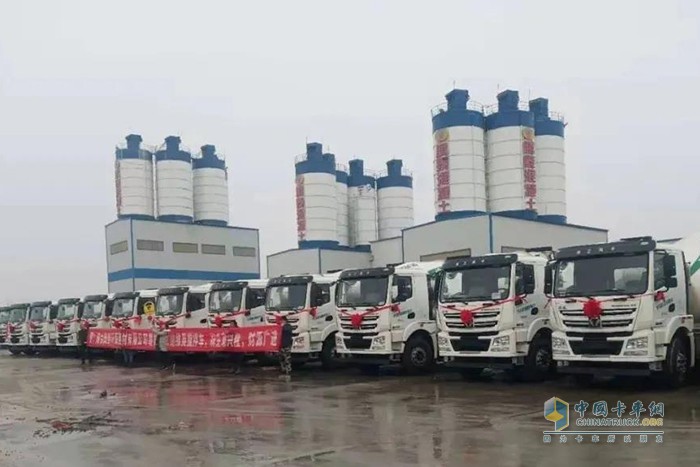 徐工重卡 漢風P5 8x4轻量化搅拌车