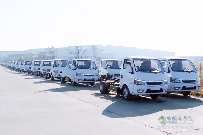 东风轻型车 EV200 新能源商用车 出口韩国