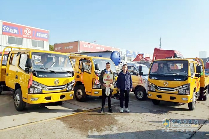 东风轻型车 东风多利卡 D6双排车