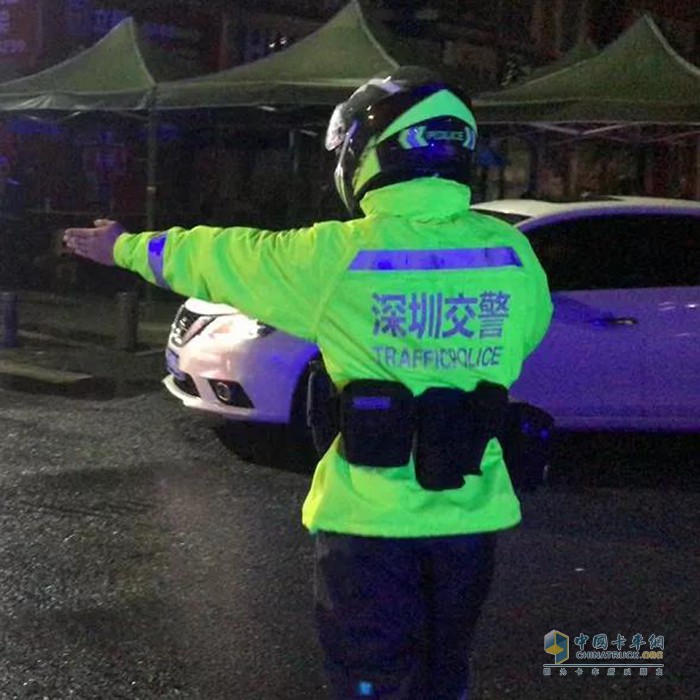 深圳交警 低温阴雨 雨天行车