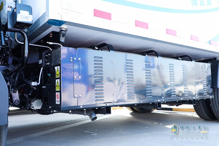 智蓝汽车在行业内首创不占用货厢容积的储氢布局