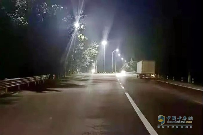 夜间行车 注意事项 照明设施