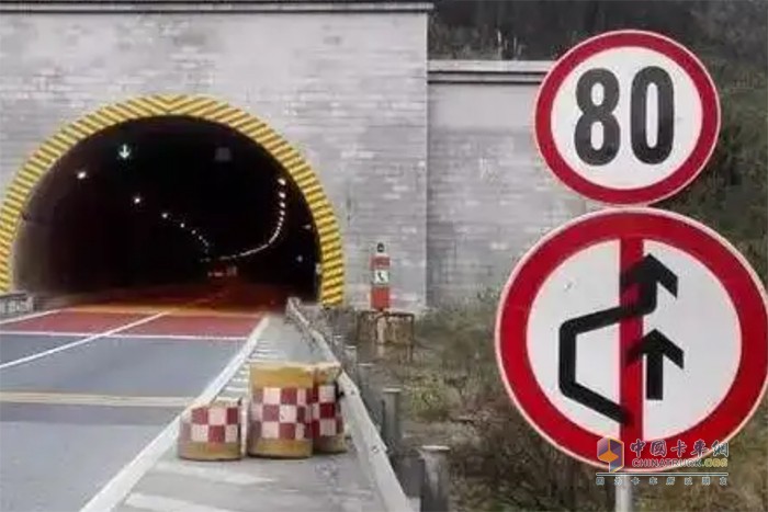 隧道行驶 安全要点 遵守交规