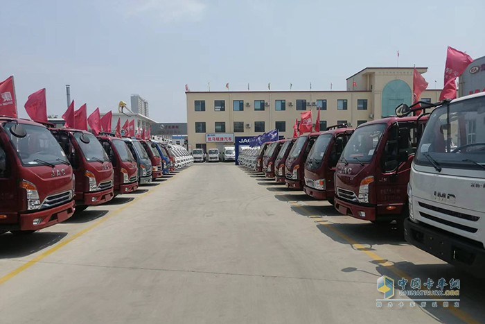 中国卡车网 走访市场调查 汽车城