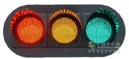 交通信号灯 路口右转 正确方式
