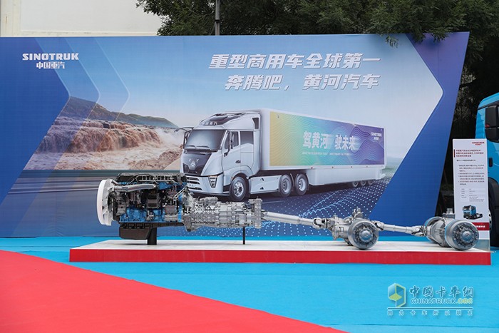 中国重汽 商业化 氢内燃机重卡
