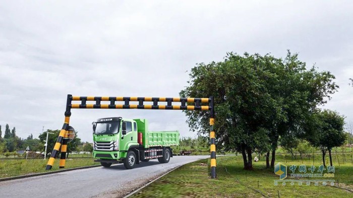 江淮飞越4×2工程车