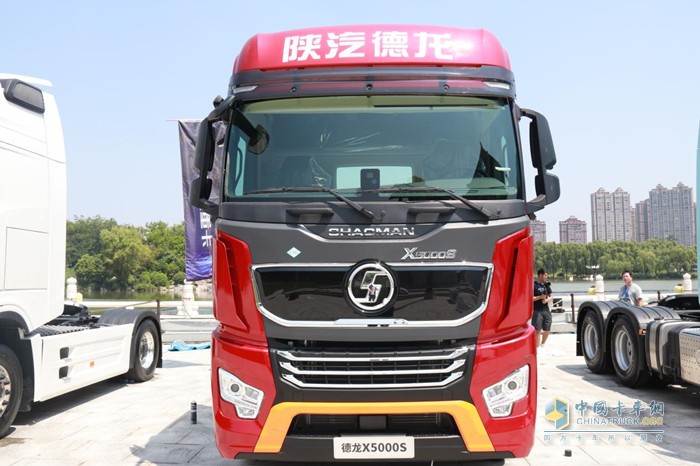  陕汽德龙X5000S LNG 牵引车