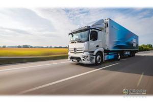 eActros LongHaul+GenH2液氢重卡亮相！梅赛德斯奔驰携多款新品亮相IAA