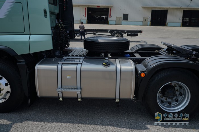 乘龙H5V牵引车