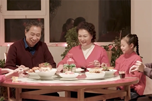 中国重汽《车轮上的年夜饭》系列微电影 暖心守护吉祥年