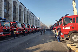 百台徐工消防设备援吉交接 扎帕罗夫总统盛赞中国技术和装备