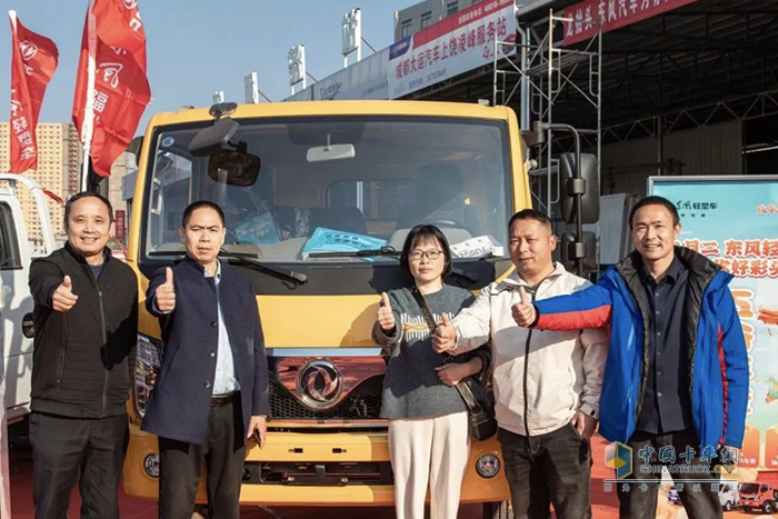 斩获订单19台！东风轻型车为卡友运输添彩头