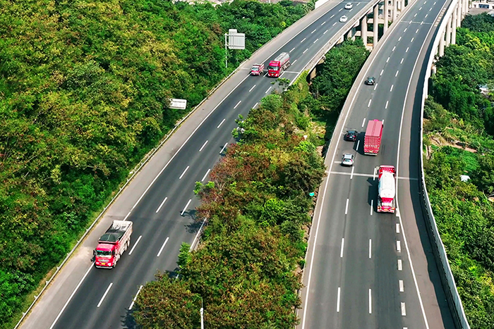 成都：氢燃料电池商用车, 高速免费！