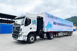 科技改变边贸：东风柳汽乘龙无人集卡助力中国首个跨境智慧口岸