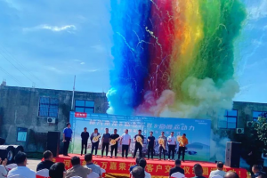 一炮打响！乘龙CTB新能源牵引车大批交付新乡辉县