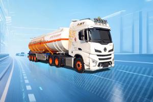 中集·陕汽主挂一体化X6000危化品运输车，智能防护，安全一路随行！