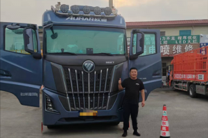 首月就跑12000公里+！欧曼银河7燃气车：高师傅穿山越疆的得力战车