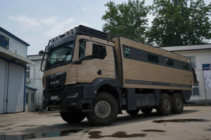 曼恩TGS底盘房车：高能强者的洲际之旅