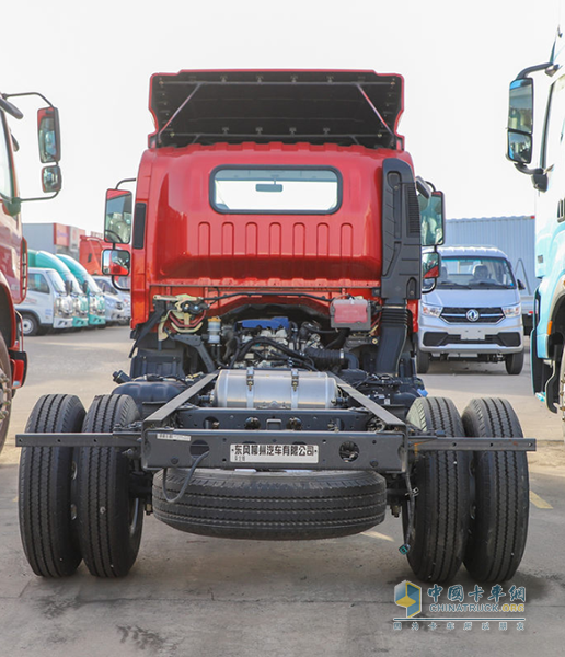 工地上的“既要又要”:乘龙L2自卸车的矛盾美学