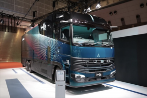 匹配扶桑、UD重卡亮相东京车展！伊思灵座椅彰显亚太市场领导力