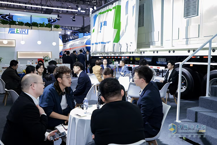 全球首发!“中集车辆EVRT”产品平台亮相武汉商用车展 加速场景化应用探索