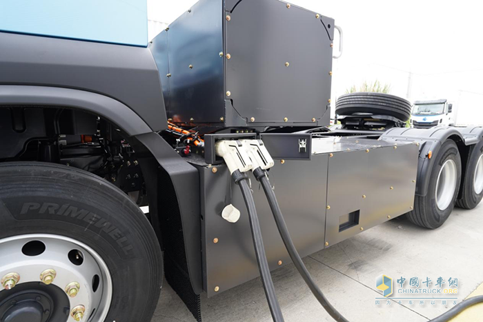 置换补贴至高14万！乘龙翼威5纯电牵引轻装开启新征程