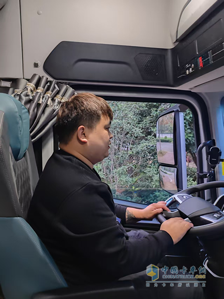 省油舒适又安全!欧航 H7 伴苏师傅书写货运奋斗故事