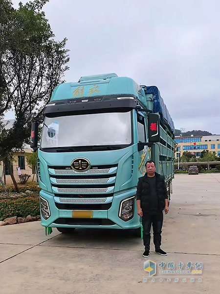 17.6L/100km的可靠伙伴：薛飞与解放J6G Pro共赴千里绿通