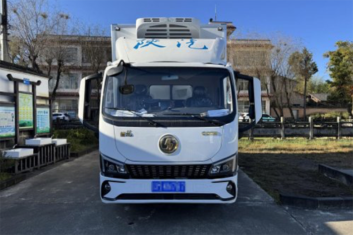 把新鲜托付给硬实力！陕汽德龍G300助卡友郭师傅赢得长久信赖