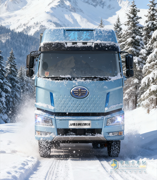 解放J6P复合换电牵引车:用硬核实力回应所有不安