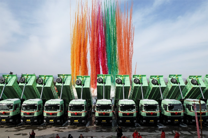 批量交付燃动首季—中国重汽开年即冲刺，以品质赢信赖！