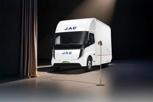 江淮汽车坤鹏ET9：该我上场表演了