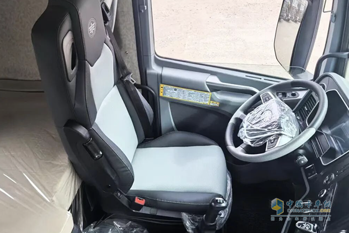 征途万里，有位靠谱搭档叫解放J7领航版牵引车