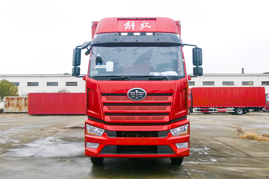 解放J6L精英版：长途路上，舒适是一种选择