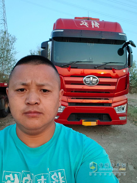 里程书写信赖:王师傅与解放J7并肩闯江湖!