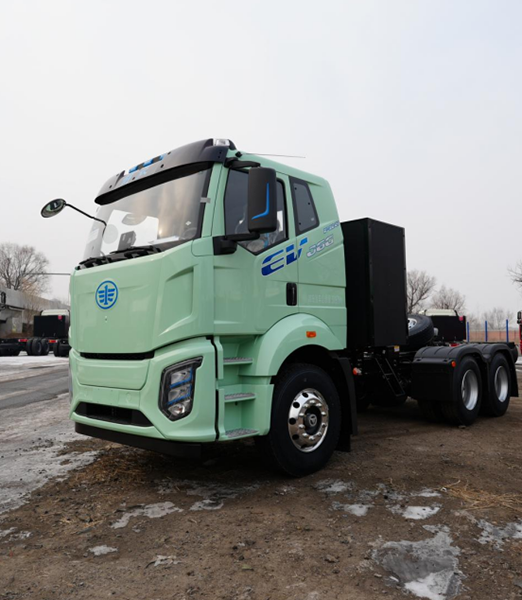 解放J6G Pro标载纯电电驱箱牵引车的“快乐哲学”~