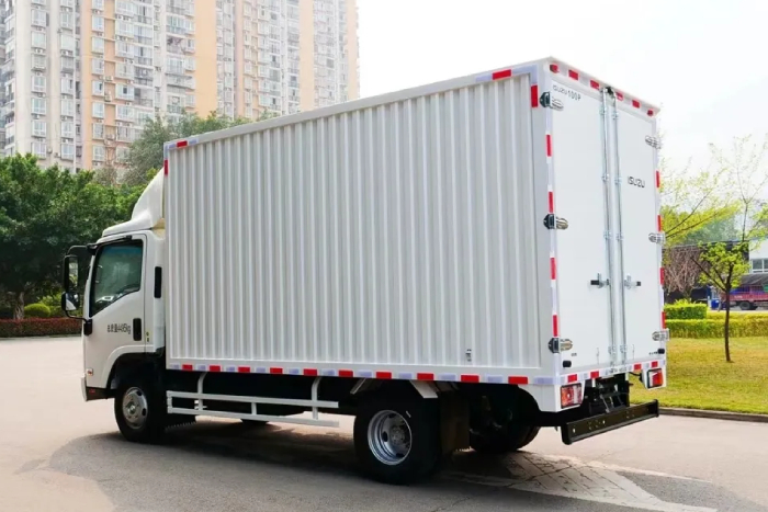 9万多买五十铃厢货 庆铃五十铃新KV100限时钜惠！