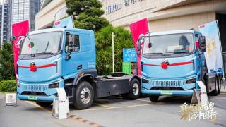 现场订车106台 乘龙翼威5纯电牵引车佛山上市开门红