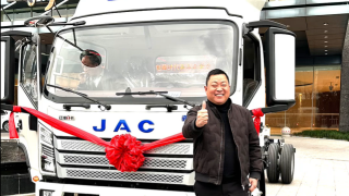 ”试驾了一圈 今天就定江淮新能源EV9“