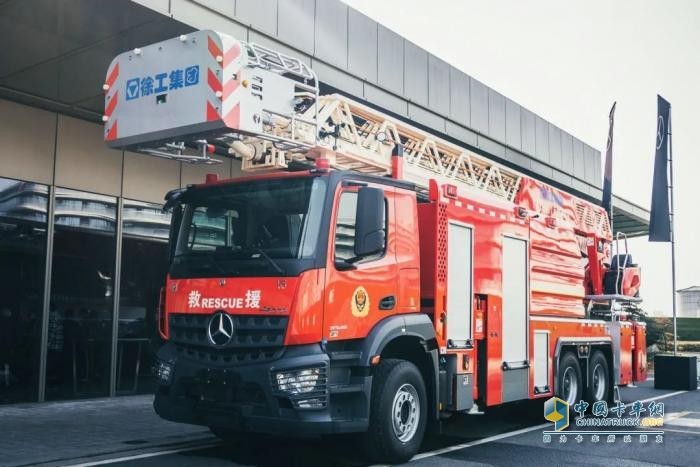 签约合作再启新程 梅赛德斯-奔驰卡车与徐工消防继续深化消防产品创新