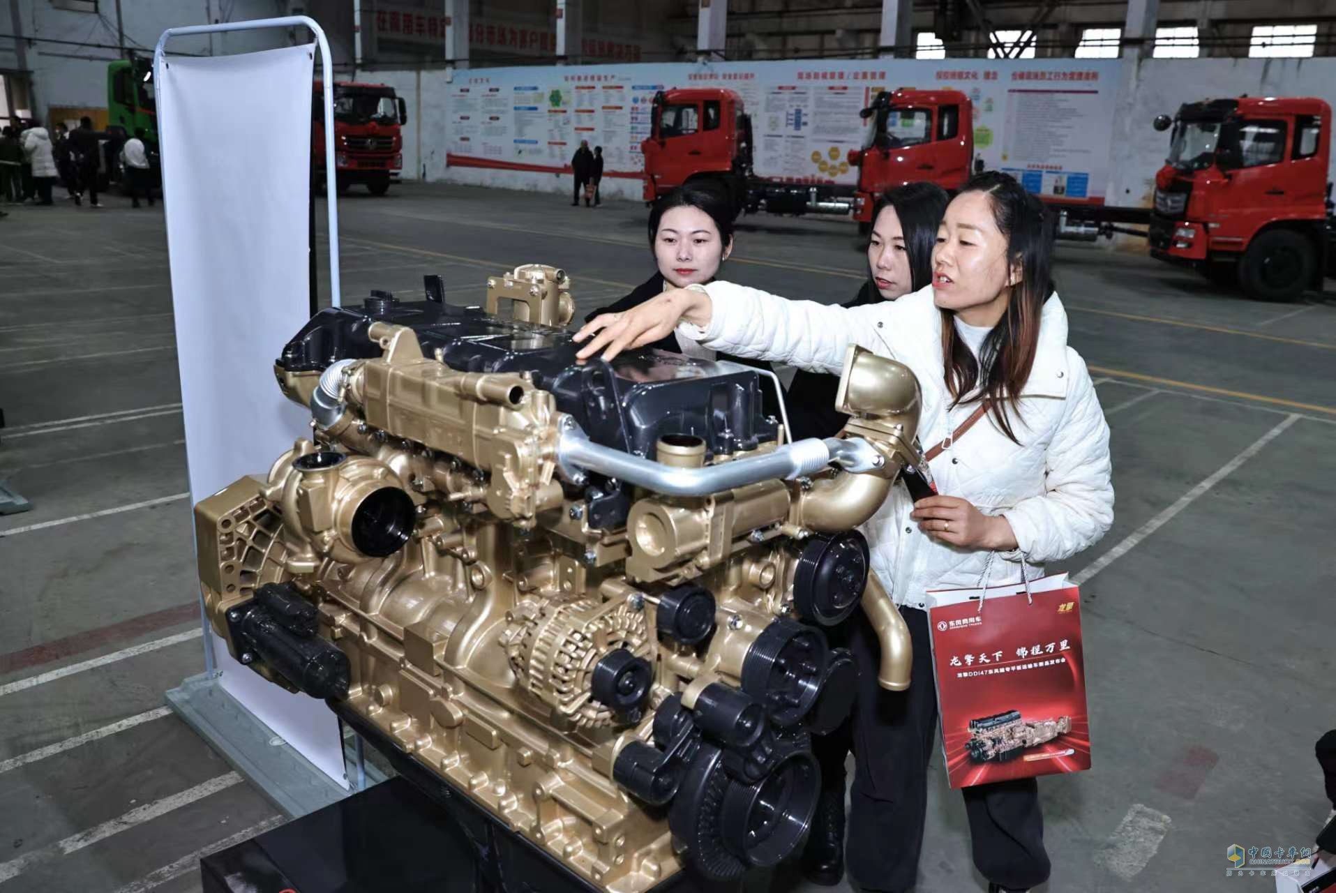 龙擎天下 锦程万里 搭载龙擎DDi47的东风随专平板运输车新品重磅发布