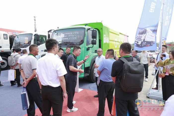 福田普罗科超级环卫车6.0系列新品亮相2024中国国际环卫展览会