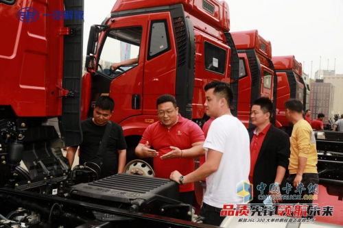 快递“百米赛道”，解放大单桥载货显身手